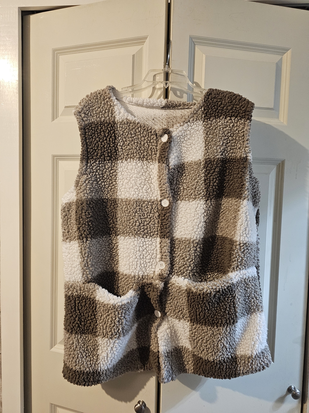Sherpa Plaid Button-Front Vest in Cream and Brown XXL